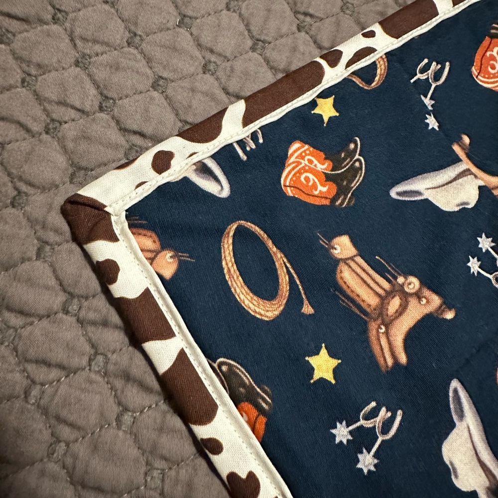 Handmade Quilt by Von of Vondanwearhaus Baby Quilt - Picture 6 of 13